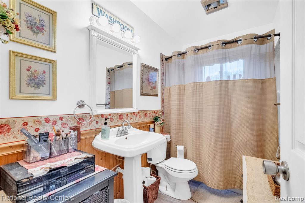 2230 Stonesthrow Drive, Lapeer, MI 48446 — Photo 10