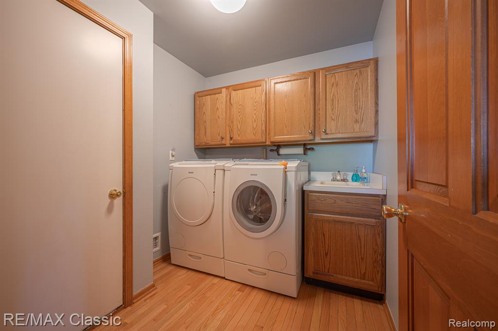1049 ELMWOOD Drive, 13, Brighton, MI 48116 — Photo 26