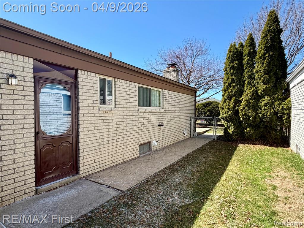 39641 Edgemont Drive, Sterling Heights, MI 48310 — Photo 27