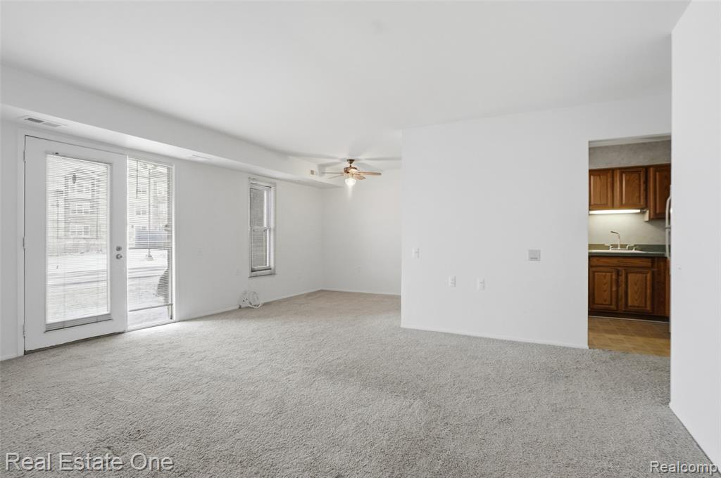 30475 W 14 Mile Road, 77, Farmington Hills, MI 48334 — Photo 12