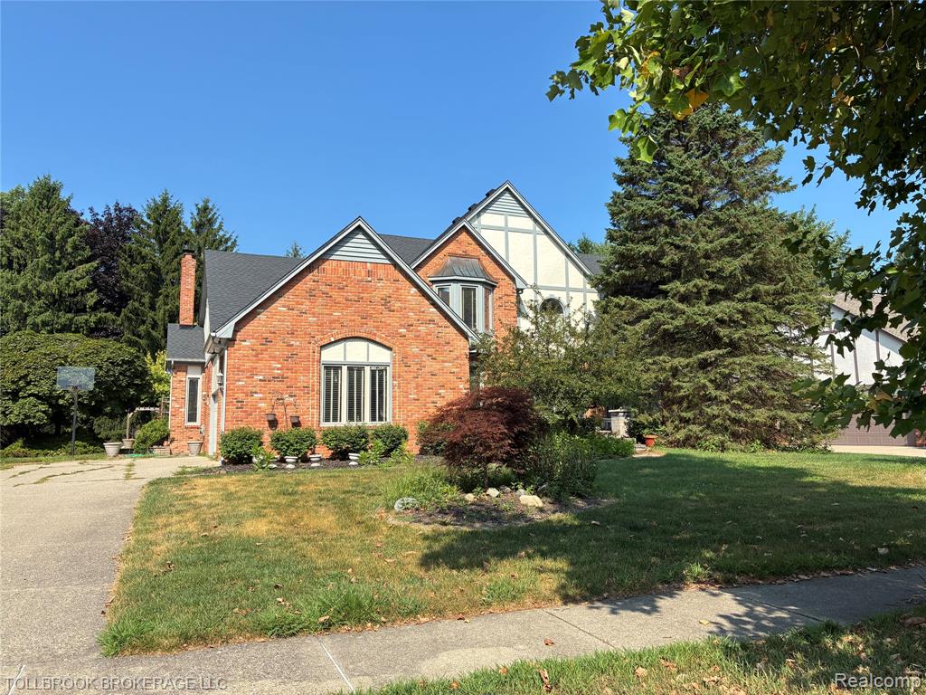 6187 Country Ridge Drive, Troy, MI 48098