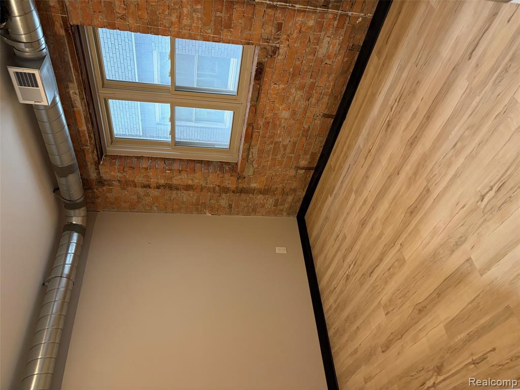 30 E PHILADELPHIA Street, Detroit, MI 48202 — Photo 20