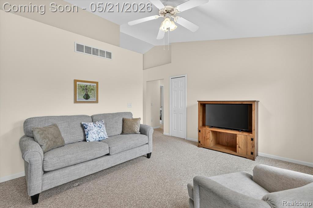 1607 Cedarwood Drive, Flushing, MI 48433 — Photo 5