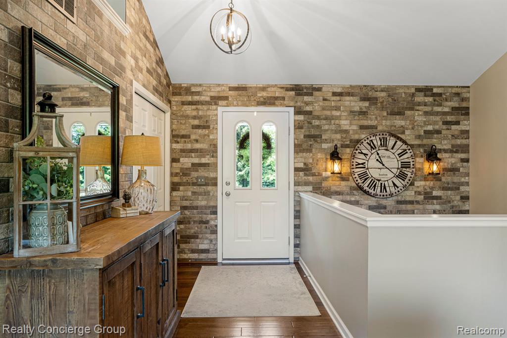 9801 BROOKFIELD Drive, Brighton, MI 48116 — Photo 12