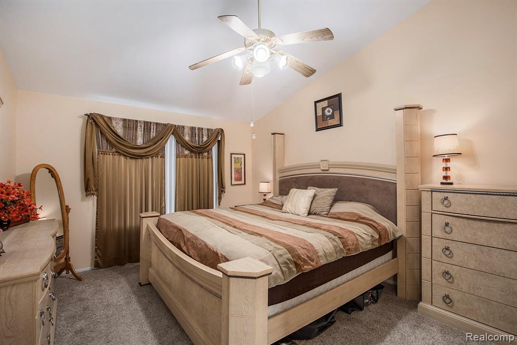 862 Polo Place, Auburn Hills, MI 48326 — Photo 16