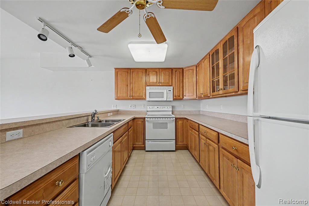 7351 Locklin, West Bloomfield, MI 48324 — Photo 28