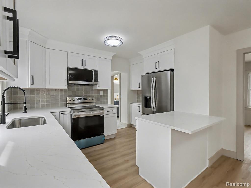 1032 E Maxlow Avenue, Hazel Park, MI 48030 — Photo 17