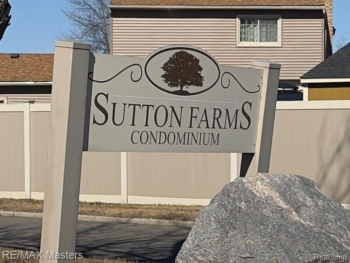 20037 Village Green Court, Brownstown, MI 48183 — Photo 12