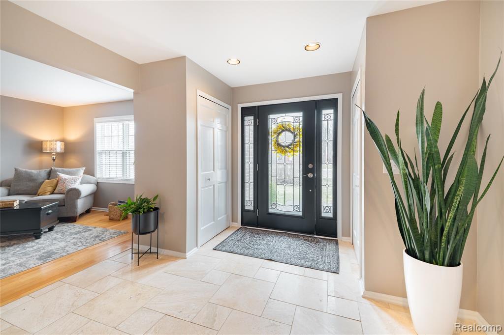 26029 Waterbury Way, Grosse Ile, MI 48138 — Photo 4