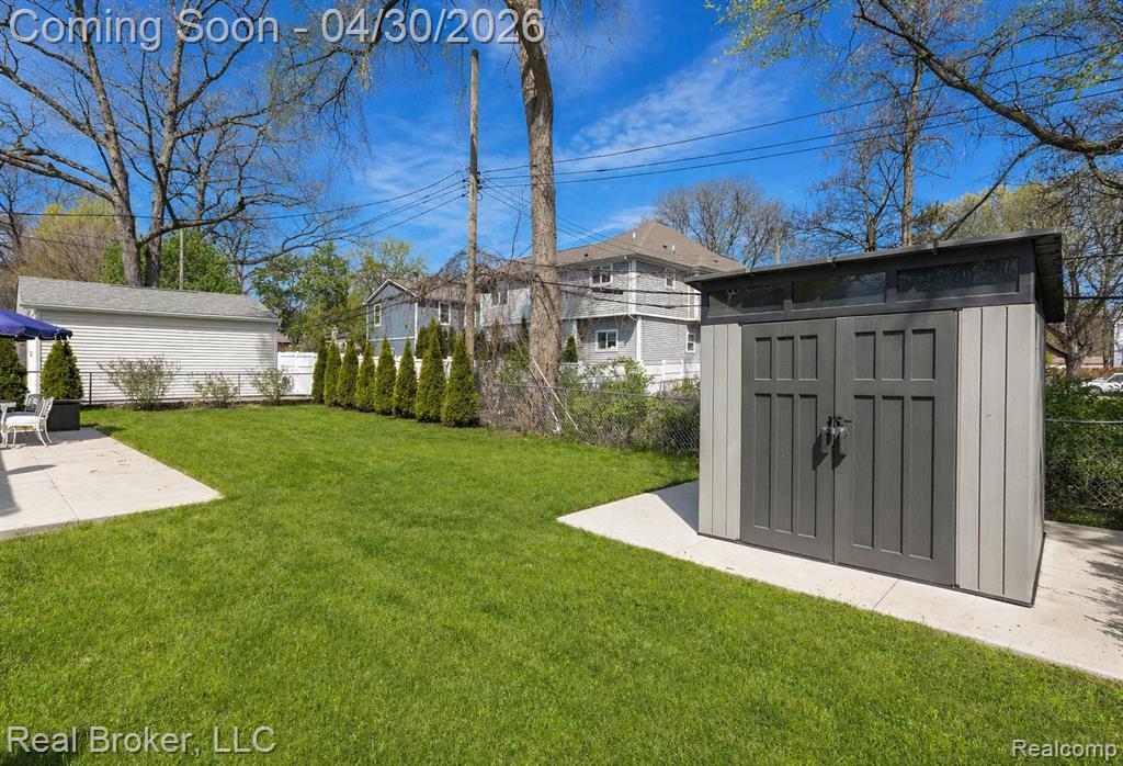 8410 Northfield Boulevard, Oak Park, MI 48237 — Photo 27