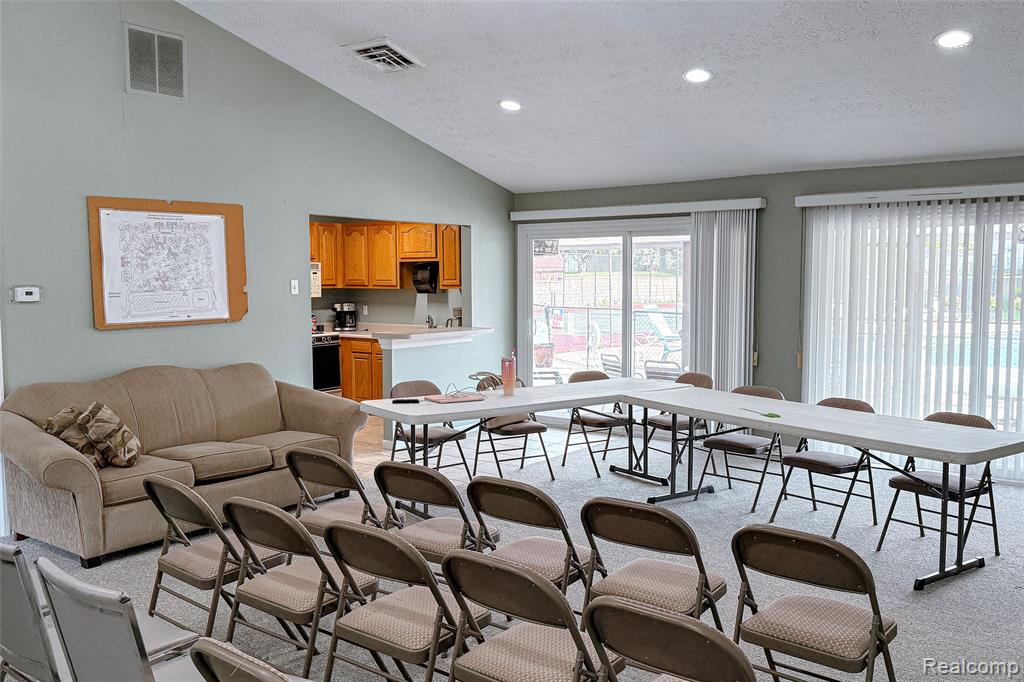 23404 N Rockledge, Novi, MI — Photo 30