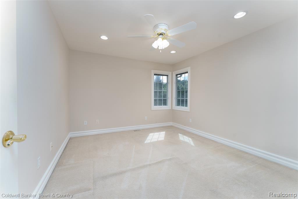 4692 Edinburgh Drive, Howell, MI 48843 — Photo 26