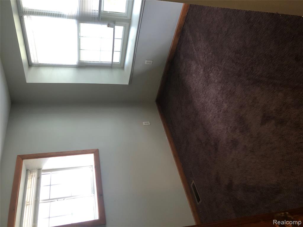 8304 Arlis Street, Commerce Twp, MI 48382 — Photo 17