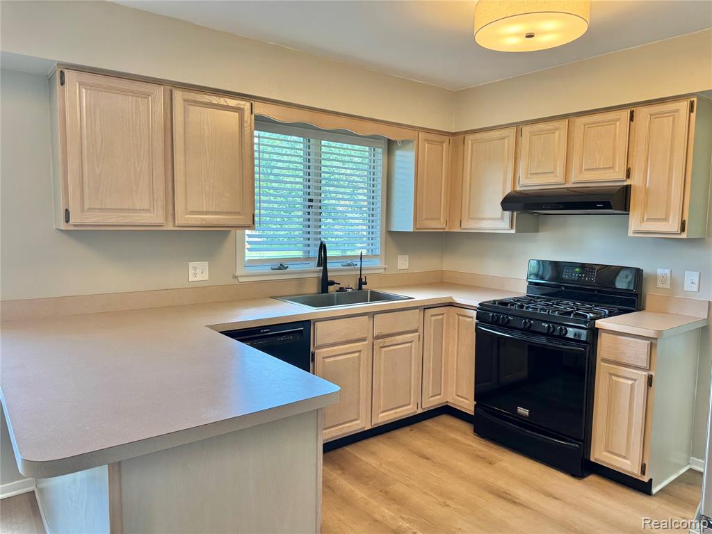 2132 Maple Creek Circle, Ann Arbor, MI 48108 — Photo 15