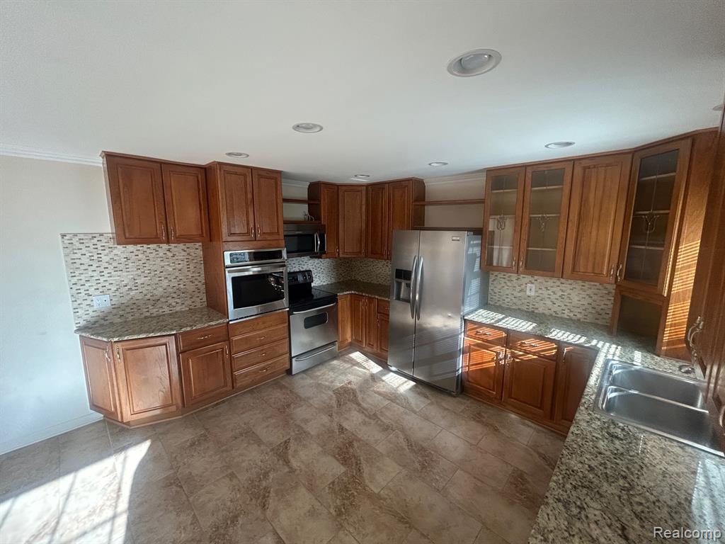 5659 KINGSMILL, Bloomfield Hills, MI — Photo 16