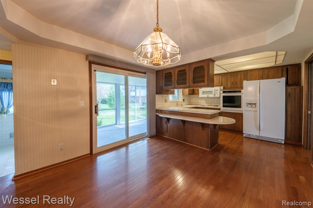 6769 DONNYBROOK Drive, Shelby Twp, MI 48316 — Photo 12