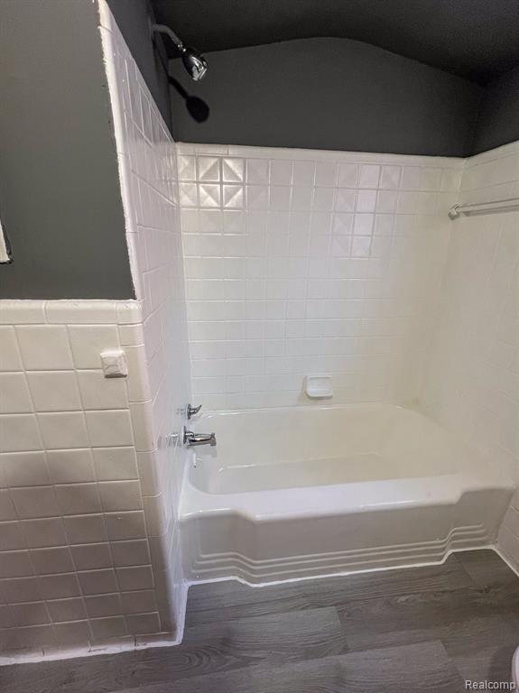 5566 LAKEVIEW Street, Detroit, MI 48213 — Photo 17