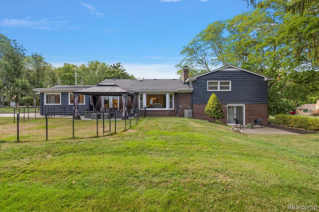 4521 Coachmaker Drive, Bloomfield Hills, MI 48302 — Photo 42