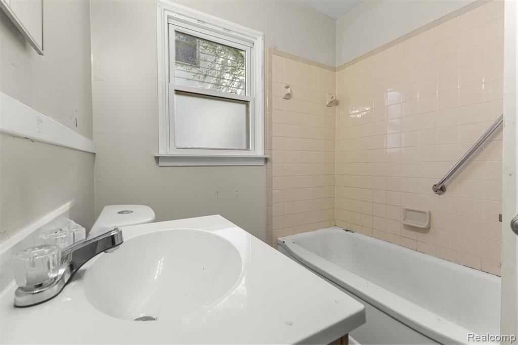 4933 Ziegler Street, Dearborn Heights, MI 48125 — Photo 21