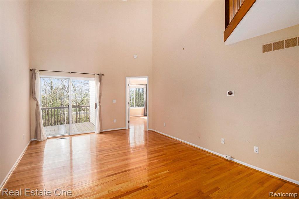 520 N REESE Street, South Lyon, MI 48178 — Photo 6