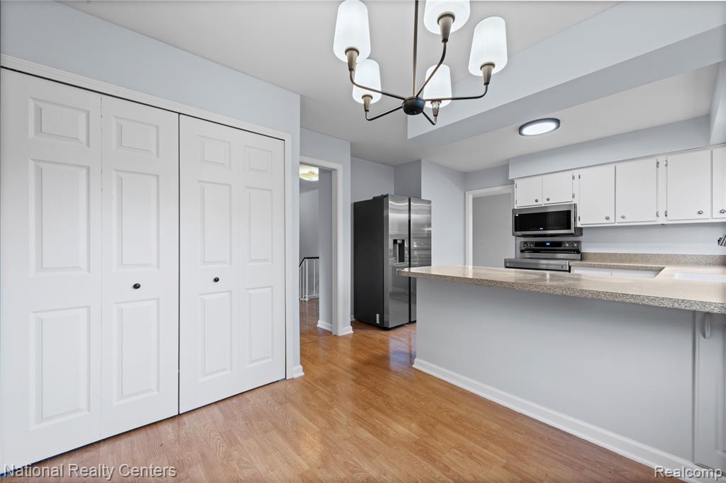 5501 Fox Chase Lane, Clarkston, MI — Photo 12