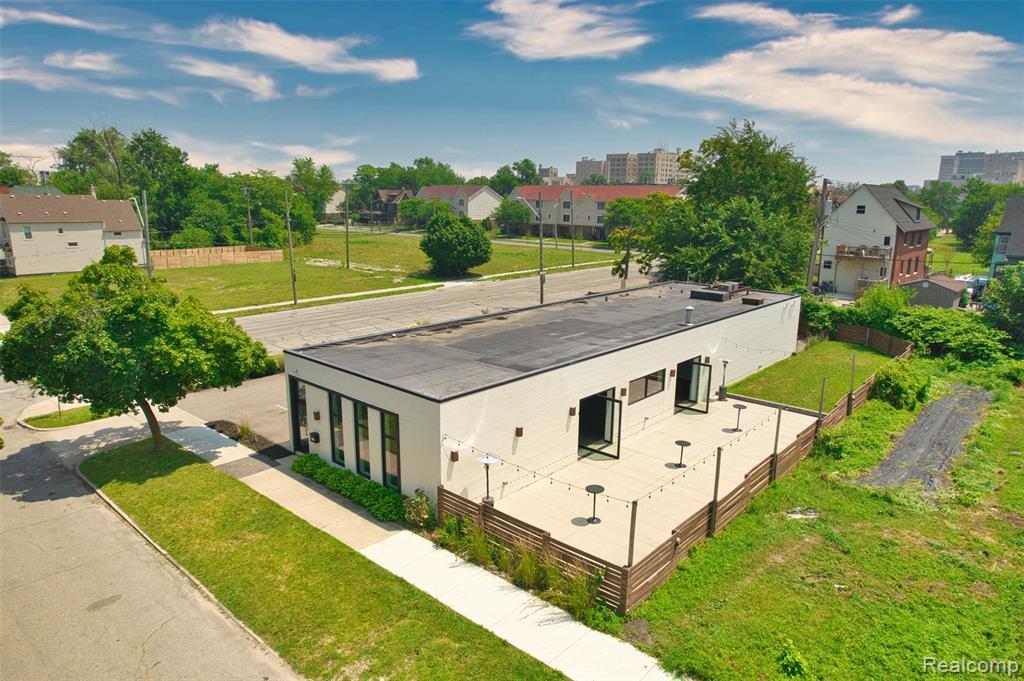 611 W Philadelphia Street - Photo 2