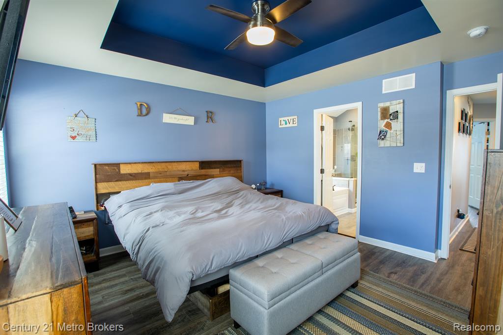 12141 COUNTRY RUN Drive, Birch Run, MI 48415 — Photo 14