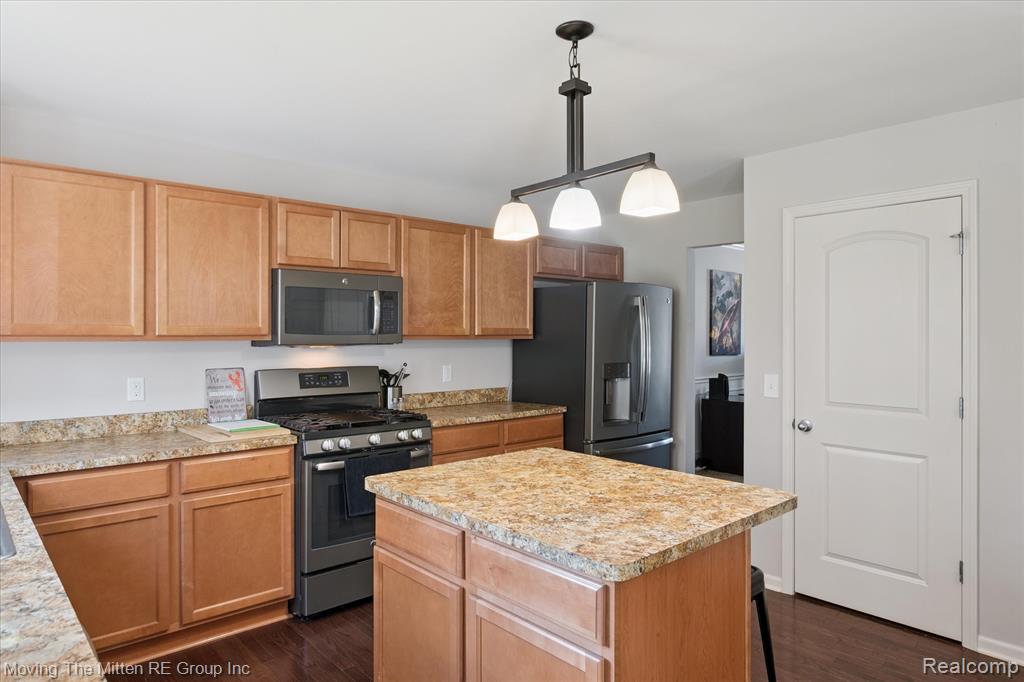 17163 Theresa Lane, New Boston, MI 48164 — Photo 13