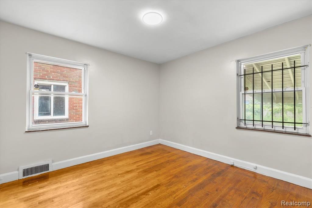 11110 Wayburn Street, Grosse Pointe, MI 48224 — Photo 10
