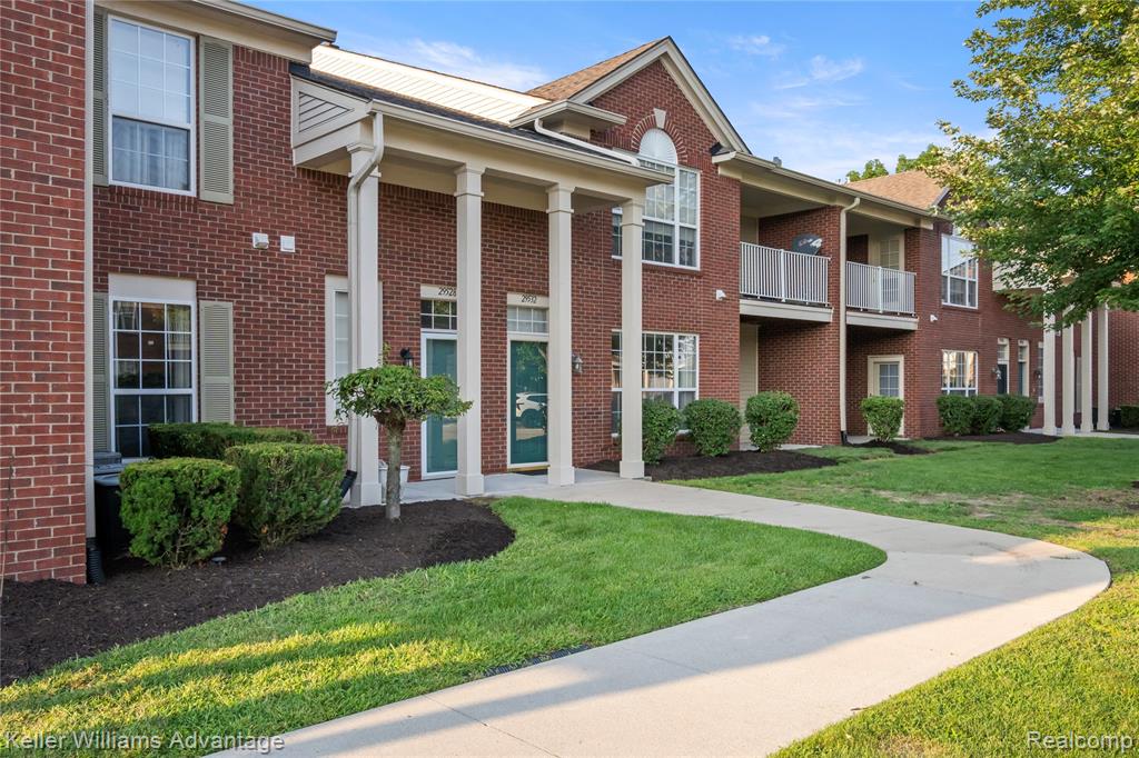 29532 Nottingham Court, Livonia, MI 48152 — Photo 3