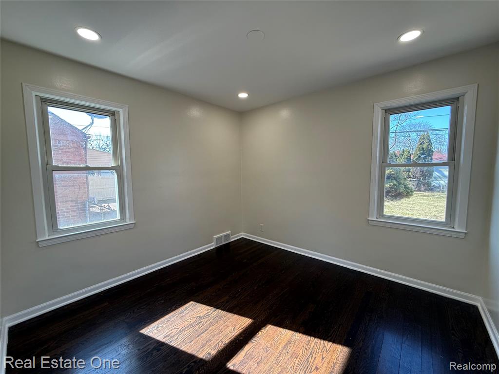 6991 Colonial Street, Dearborn Heights, MI 48127 — Photo 9