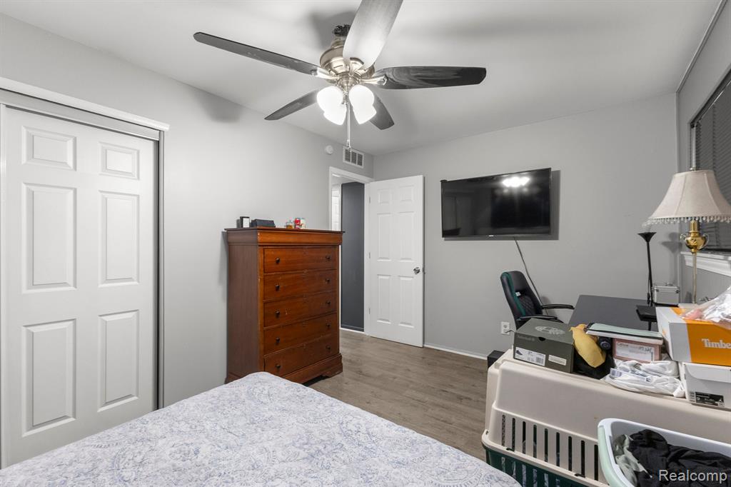 9424 POLK Street, Taylor, MI 48180 — Photo 21
