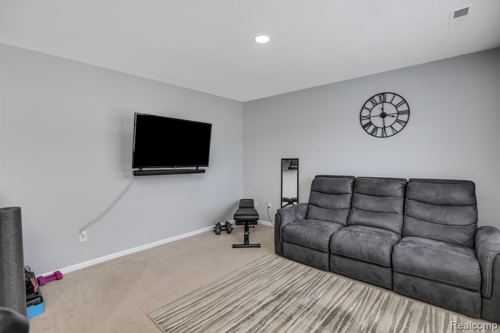 5203 WIDGEON Lane, Walled Lake, MI 48390 — Photo 9