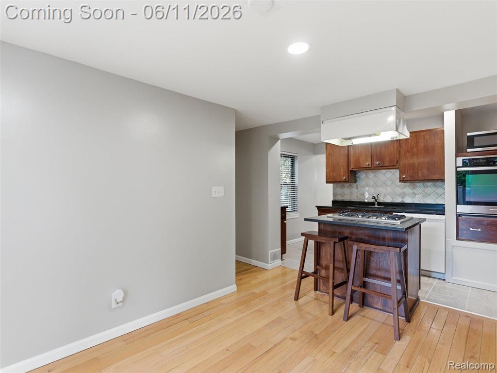 404 La Plaza Court, Royal Oak, MI 48073 — Photo 9