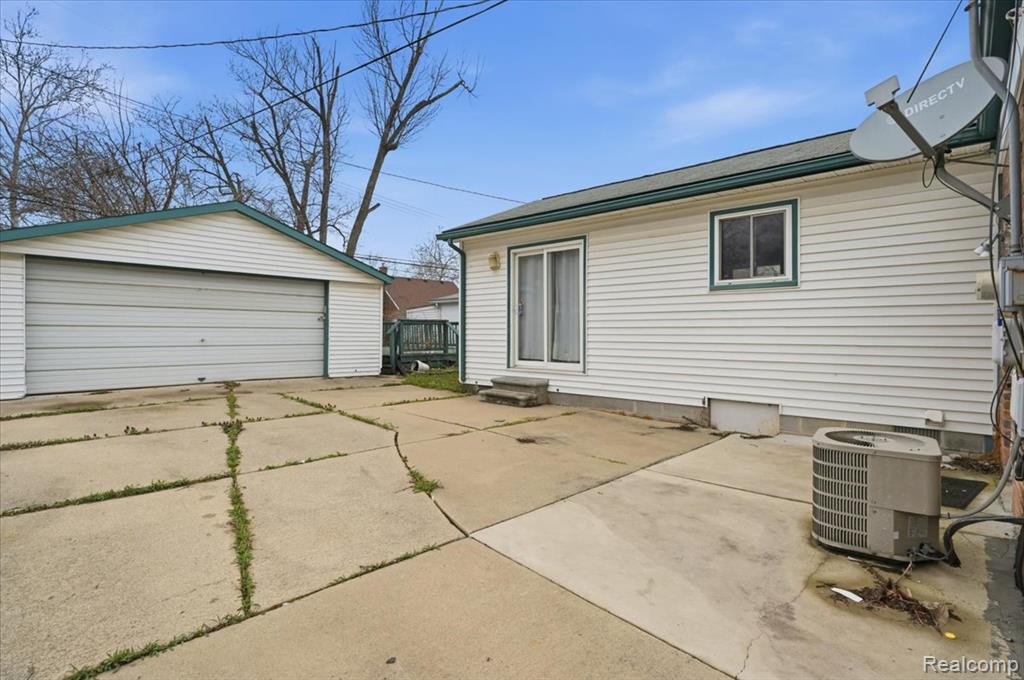9193 Rutherford Street, Detroit, MI 48228 — Photo 23