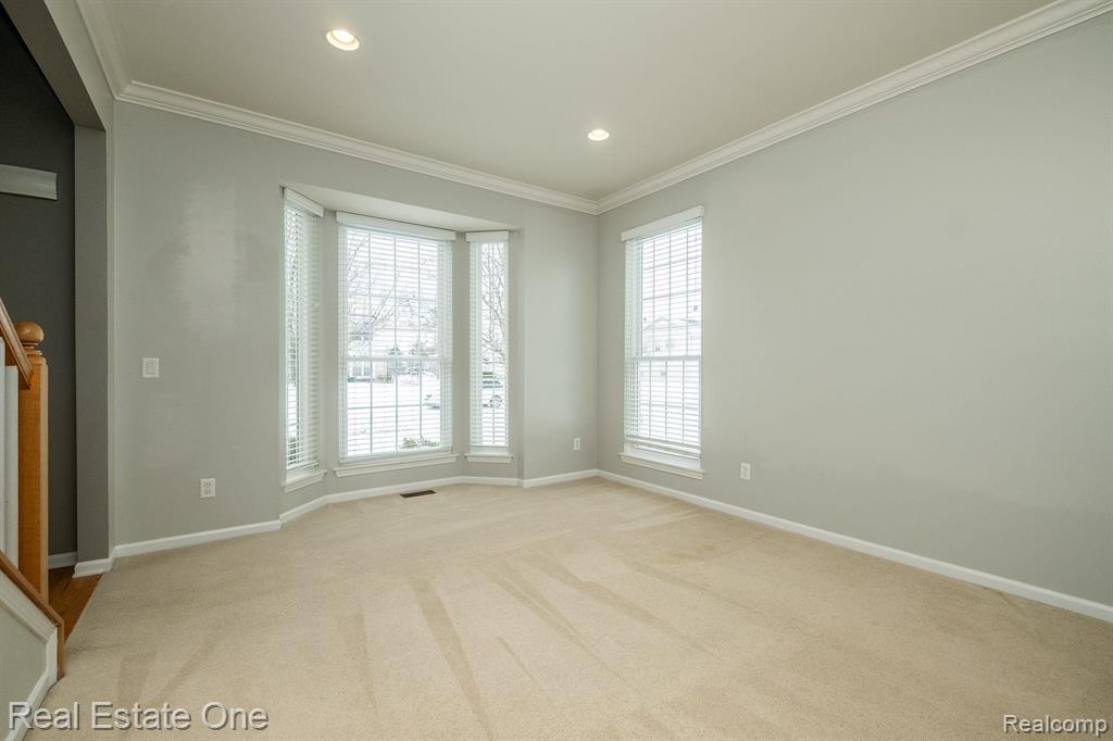 1092 CHESTNUT Lane, South Lyon, MI 48178 — Photo 10