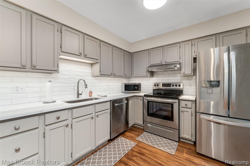 420 Baldwin Avenue, 84, Rochester, MI 48307 — Photo 14