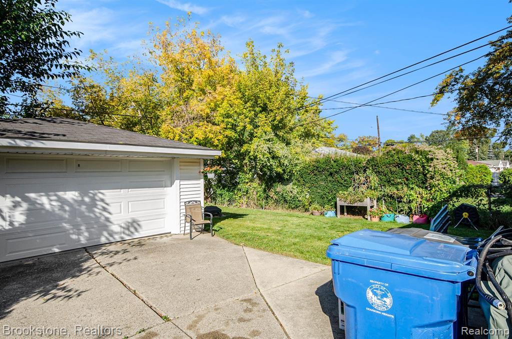 4114 LINCOLN Boulevard, Dearborn Heights, MI 48125 — Photo 21