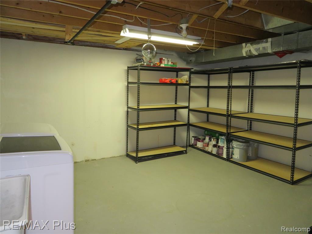 3011 Debra Court, Auburn Hills, MI 48326 — Photo 15
