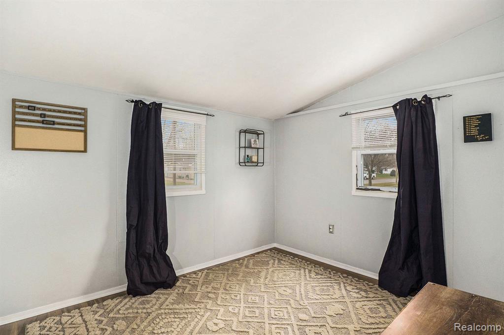 707 MARY COURT, Fenton, MI 48430 — Photo 9