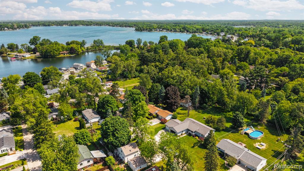 9144 Walnut Drive, Whitmore Lake, MI 48189 — Photo 5