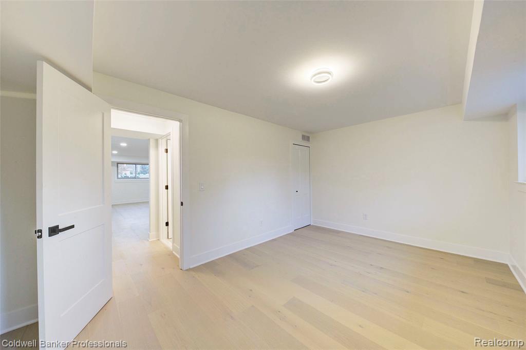 5076 Tyler Drive, Troy, MI 48085 — Photo 35
