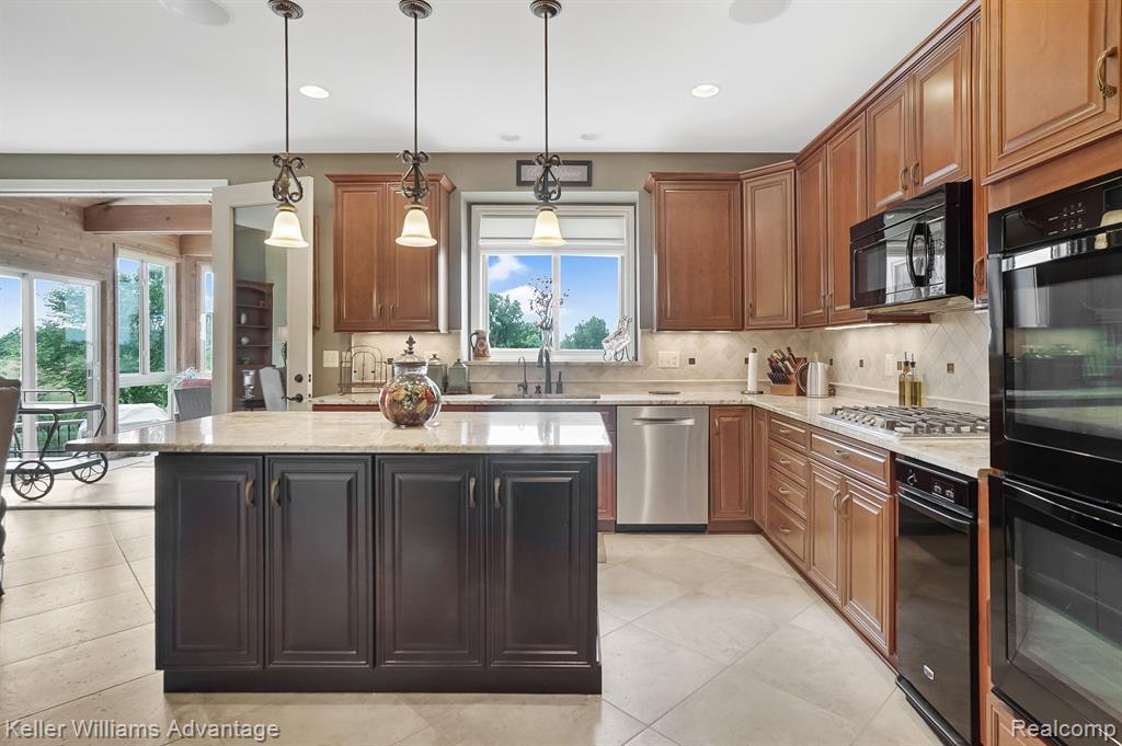 24839 BROMPTON WAY, South Lyon, MI 48178 — Photo 15