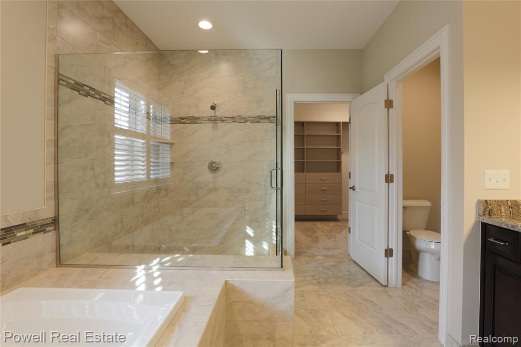 423 Verona Drive, Rochester Hills, MI 48307 — Photo 21