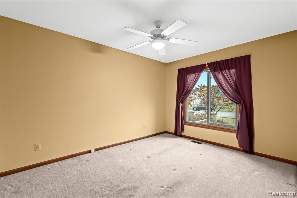 46690 BARBARA Drive, Macomb, MI 48044 — Photo 23