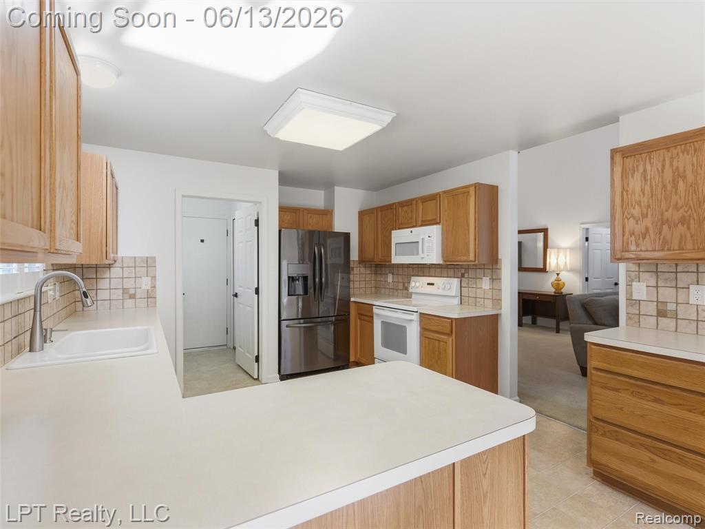 7035 Iris Court, Grand Blanc, MI 48439 — Photo 15