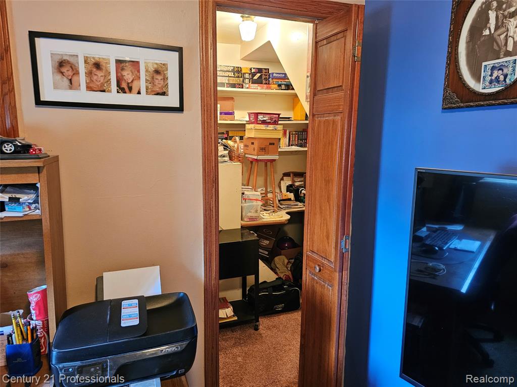 8876 Robindale, Redford, MI 48239 — Photo 26