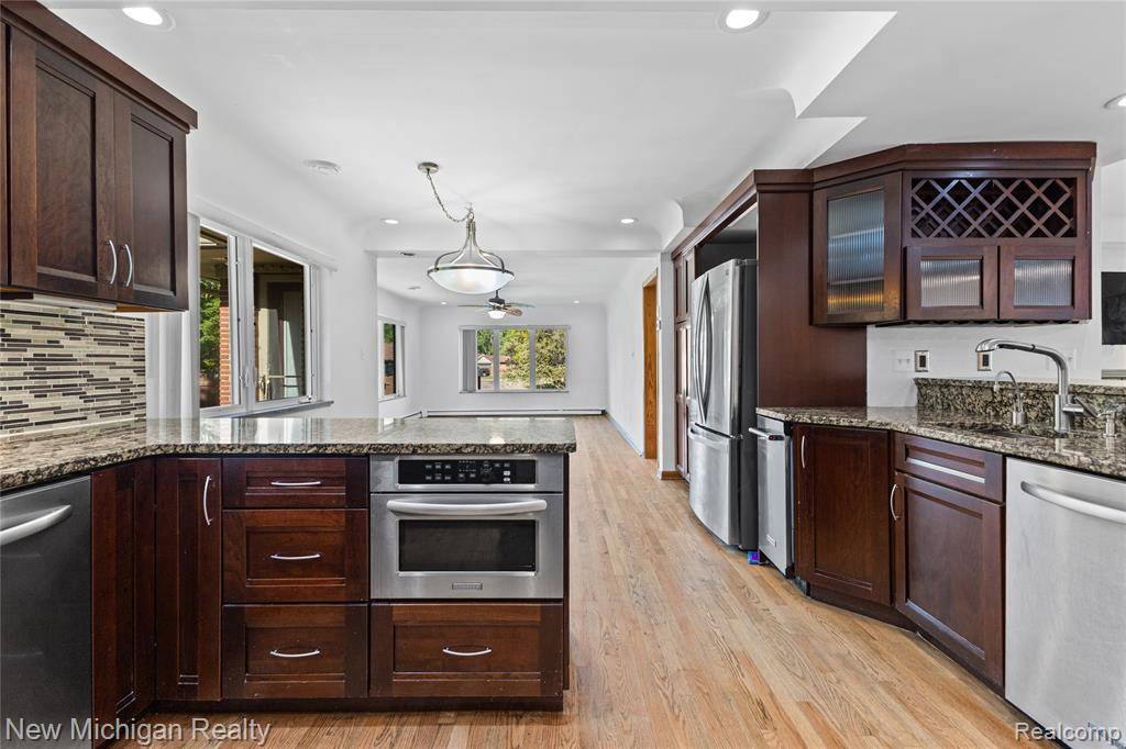 8359 Chicago Road, Warren, MI 48093 — Photo 19
