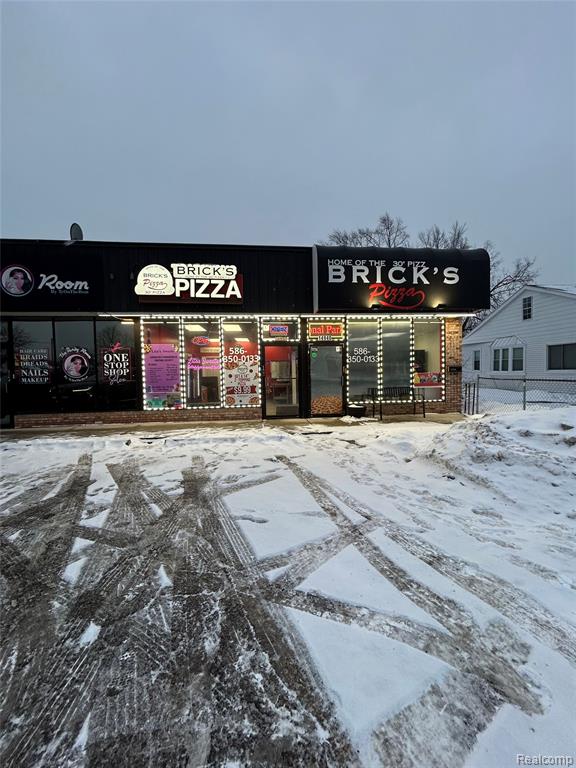 14940 E 10 Mile Road, Eastpointe, MI 48021