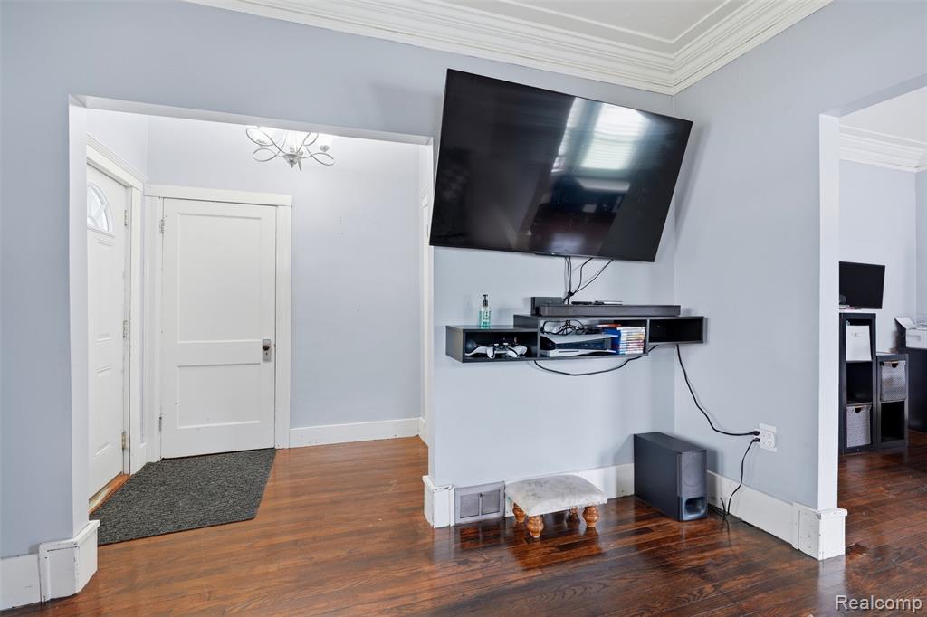 24248 Hayes Avenue, Eastpointe, MI 48021 — Photo 8